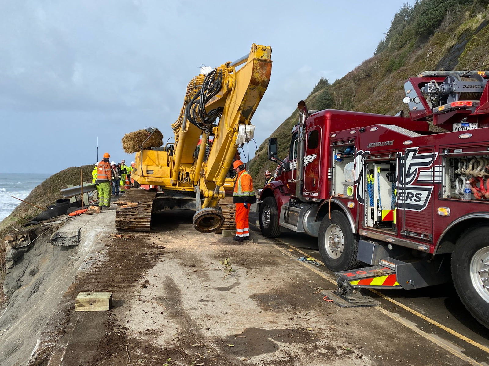 Heavy Equipment Towing Yaquina