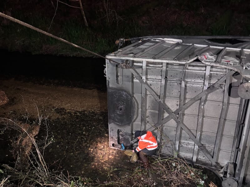 semi truck recovery Highway 101 Oregon